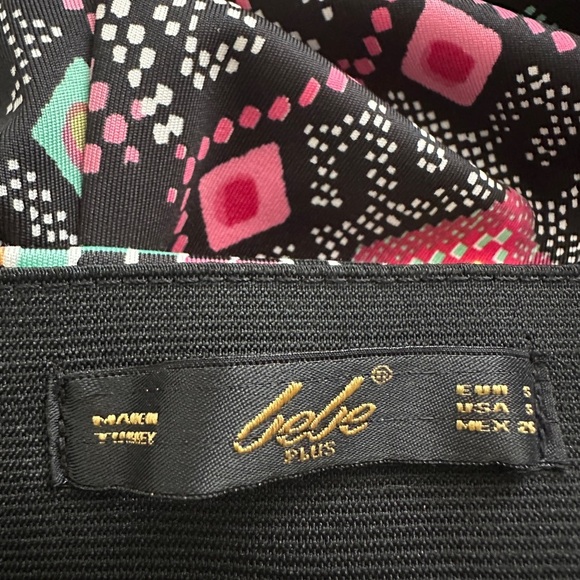 Embellished Pink and Green Pencil Skirt Knee-Length Casual - Picture 5 of 5